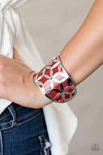 Lade das Bild in den Galerie-Viewer, Paparazzi 💜 &quot;Garden Fiesta&quot;  -- Red Cuff Bracelet
