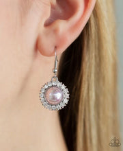 Charger l&#39;image dans la galerie, Paparazzi 💜 &quot;Fashion Show Celebrity&quot; -- Pink Earrings
