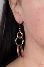 Cargar imagen en el visor de la galería, Paparazzi 💜 &quot;Harmoniously Handcrafted&quot; -- Copper/Silver Earrings
