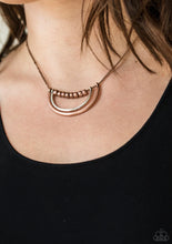 Cargar imagen en el visor de la galería, Paparazzi 💜 &quot;Artificial Arches&quot; -- Copper Necklace
