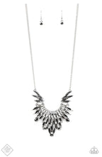 Lade das Bild in den Galerie-Viewer, Paparazzi 💜 &quot;Leave it to Luxe&quot; -- Silver Necklace
