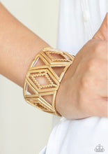 Cargar imagen en el visor de la galería, Paparazzi 💜”Textile Tango” -- Gold Bracelet
