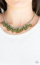 Cargar imagen en el visor de la galería, Paparazzi 💜 &quot;Time to Runaway&quot; -- Green Necklace
