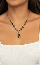 Load image into Gallery viewer, Paparazzi 💜 &quot;Fashionista Week&quot; -- Green Necklace
