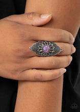 Charger l&#39;image dans la galerie, Paparazzi 💜 &quot;Wildly Wildflower&quot; -- Purple Ring
