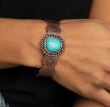 Cargar imagen en el visor de la galería, Paparazzi 💜 Oceanic Oracle - Copper Bracelet
