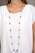 Cargar imagen en el visor de la galería, Paparazzi 💜 &quot;Glassy Glamorous&quot; -- Pink Necklace
