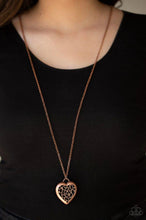 Charger l&#39;image dans la galerie, Paparazzi 💜 &quot;Victorian Valentine&quot; -- Copper Necklace
