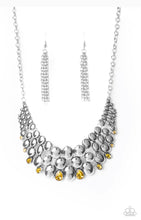 Lade das Bild in den Galerie-Viewer, Paparazzi 💜 “ Powerhouse Party” —Yellow Necklace
