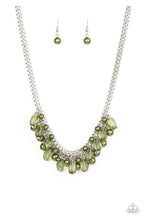 Cargar imagen en el visor de la galería, Paparazzi 💜 &quot;Fifth Avenue Flirtation&quot; -- Green Necklace
