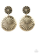 Cargar imagen en el visor de la galería, Paparazzi 💜 &quot;Fierce Florals&quot; -- Brass Earrings
