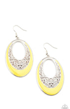 Lade das Bild in den Galerie-Viewer, Paparazzi 💜 &quot;Orchard Bliss&quot; -- Yellow Earrings
