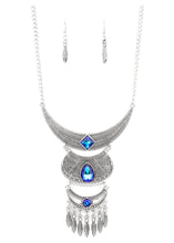 Cargar imagen en el visor de la galería, Paparazzi 💜 Lunar Enchantment - Blue Necklace
