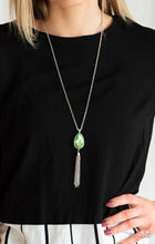 Lade das Bild in den Galerie-Viewer, Paparazzi 💜 &quot;Elite Shine&quot; -- Green Necklace
