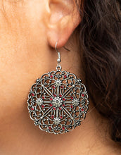 Cargar imagen en el visor de la galería, Paparazzi 💜 Oh MANDALA! - Red  Earrings
