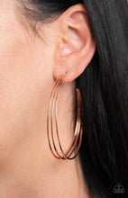 Cargar imagen en el visor de la galería, Paparazzi 💜 &quot;Rimmed Radiance&quot; -- Copper Hoop Earrings
