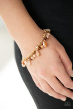 Cargar imagen en el visor de la galería, Paparazzi 💜 &quot;Catwalk Crawl&quot; -- Multi-Color/Gold Bracelet
