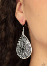 Load image into Gallery viewer, Paparazzi 💜 &quot;Banquet Bling&quot; -- Silver/Black Earrings
