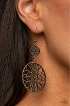 Cargar imagen en el visor de la galería, Paparazzi 💜 &quot;Mandala Eden&quot; -- Copper Earrings
