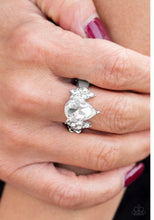 Charger l&#39;image dans la galerie, Paparazzi 💜 &quot;Yas, Queen&quot; -- White Rhinestone Ring
