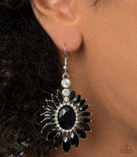 Lade das Bild in den Galerie-Viewer, Paparazzi 💜 &quot;Big Time Twinkle&quot; -- Black Earrings
