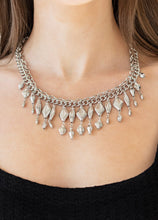 Cargar imagen en el visor de la galería, Paparazzi 💜 TRINKET TRADE - SILVER FRINGE NECKLACE
