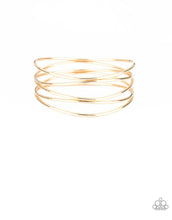 Cargar imagen en el visor de la galería, Paparazzi💜 “ Showstopping Sheen” — Gold bracelet
