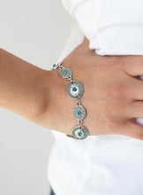 Cargar imagen en el visor de la galería, Paparazzi 💜 Secret Garden Glamour - Blue Bracelet
