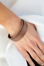 Cargar imagen en el visor de la galería, Paparazzi 💜 &quot;Jungle Jingle&quot; -- Copper Cuff Bracelet
