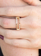 Cargar imagen en el visor de la galería, Paparazzi 💜 &quot;Dauntless Shimmer&quot; -- Gold Ring
