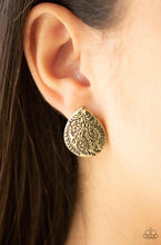 Load image into Gallery viewer, Paparazzi 💜 &quot;Seasonal Bliss&quot; -- Brass Earrings
