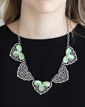 Cargar imagen en el visor de la galería, Paparazzi 💜 East Coast Essence - Green moonstone Necklace
