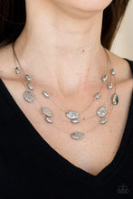 Cargar imagen en el visor de la galería, Paparazzi 💜 &quot;Top ZEN&quot; -- Silver Necklace
