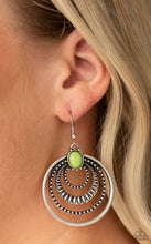 Cargar imagen en el visor de la galería, Paparazzi 💜 &quot;Southern Sol&quot; -- Green Earrings
