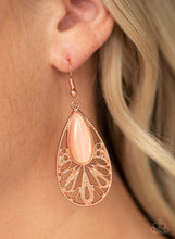 Cargar imagen en el visor de la galería, Paparazzi 💜 &quot;Glowing Tranquility&quot; -- Copper Earrings
