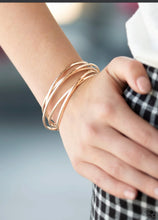 Lade das Bild in den Galerie-Viewer, Paparazzi 💜 &quot;Modest Goddess&quot; -- Rose Gold Cuff Bracelet
