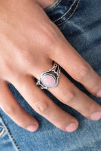 Charger l&#39;image dans la galerie, Paparazzi 💜 &quot;Peacefully Peaceful&quot; -- Pink Ring
