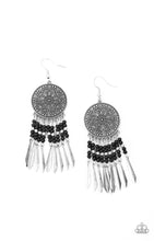 Charger l&#39;image dans la galerie, Paparazzi 💜 &quot;Sun Warrior&quot; -- Silver/Black Earrings
