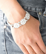 Cargar imagen en el visor de la galería, Paparazzi 💜 Dancing Dahlias - White  Bracelet
