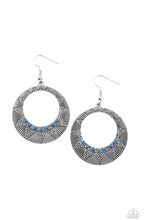 Lade das Bild in den Galerie-Viewer, Paparazzi 💜 &quot;Adobe Dusk&quot; -- Silver/Blue Earrings
