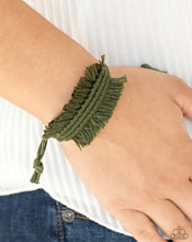 Cargar imagen en el visor de la galería, Paparazzi 💜 &quot;Make Yourself at Home-SPUN&quot; -- Green Urban Bracelet
