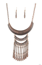 Cargar imagen en el visor de la galería, Paparazzi 💜 Eastern Empress - Copper Necklace
