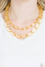 Cargar imagen en el visor de la galería, Paparazzi 💜 &quot;Ice Bank&quot; -- Gold Necklace
