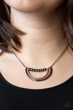 Cargar imagen en el visor de la galería, Paparazzi 💜 &quot;Artificial Arches&quot; -- Gunmetal Necklace
