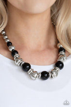 Lade das Bild in den Galerie-Viewer, Paparazzi 💜 &quot;Hollywood HAUTE Spot&quot; -- Black Necklace
